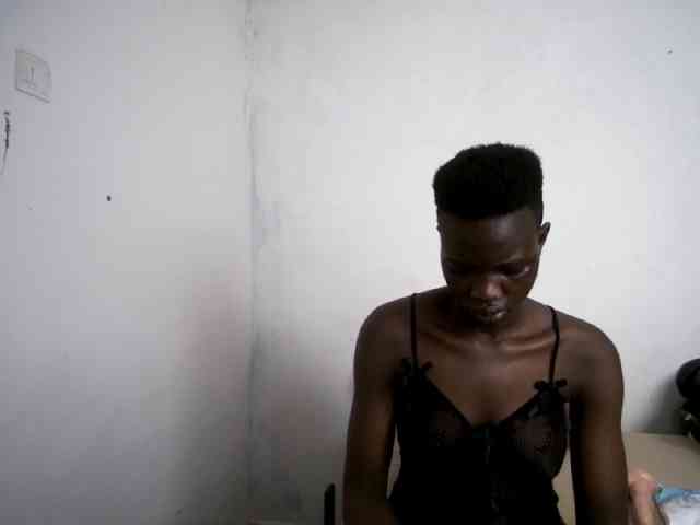 Prettieme12 webcam