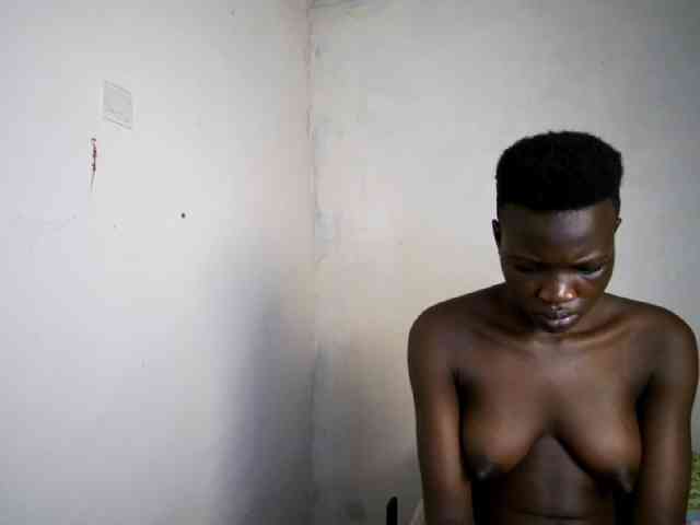 Prettieme12 webcam