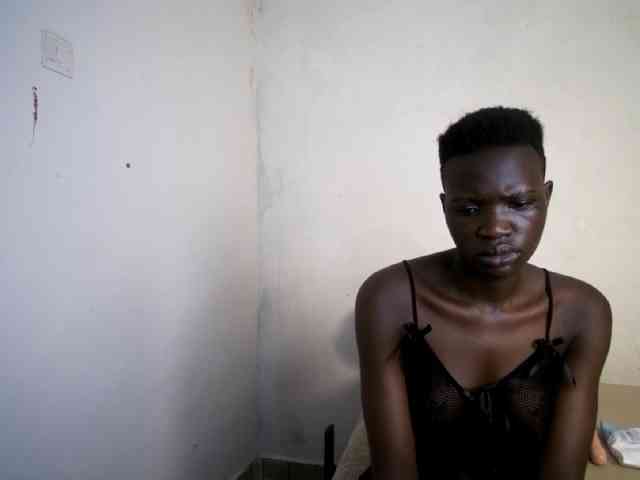 Prettieme12 webcam