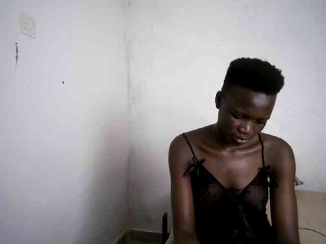 Prettieme12 webcam