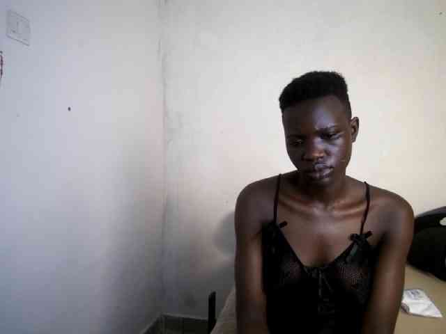 Prettieme12 webcam