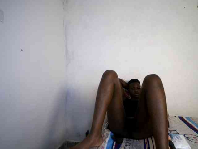 Prettieme12 webcam