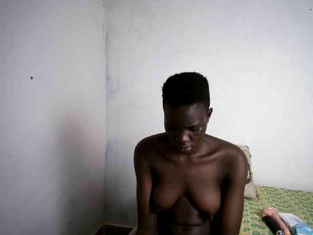 Prettieme12 webcam