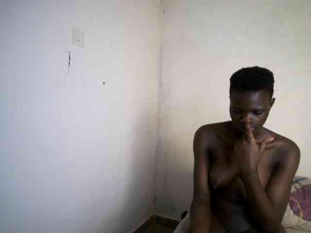 Prettieme12 webcam