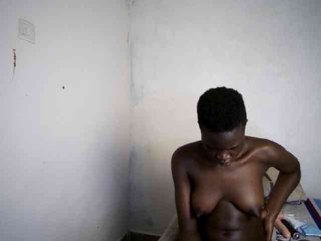 Prettieme12 webcam