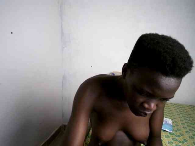 Prettieme12 webcam