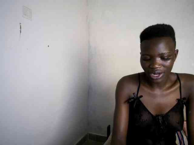 Prettieme12 webcam