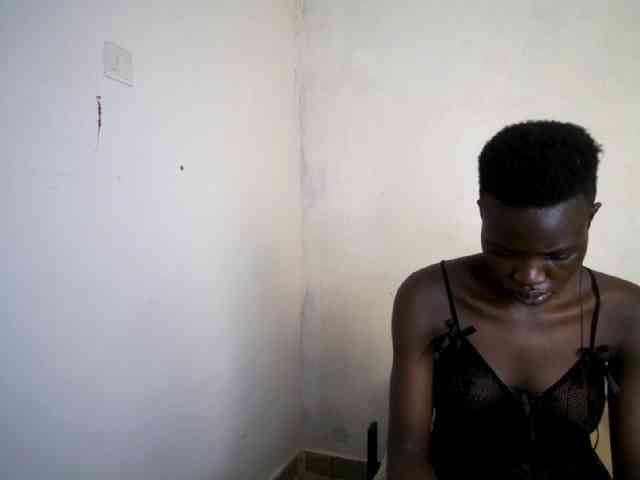 Prettieme12 webcam