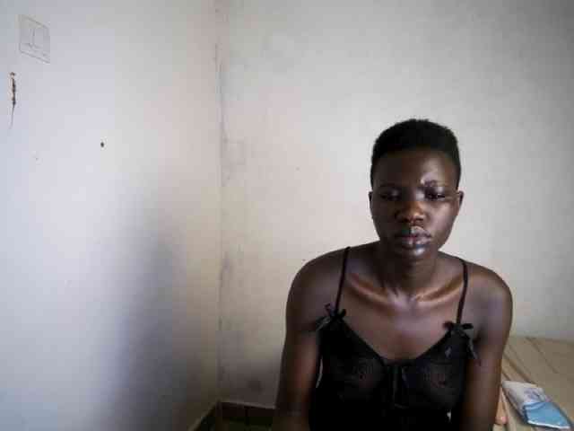 Prettieme12 webcam