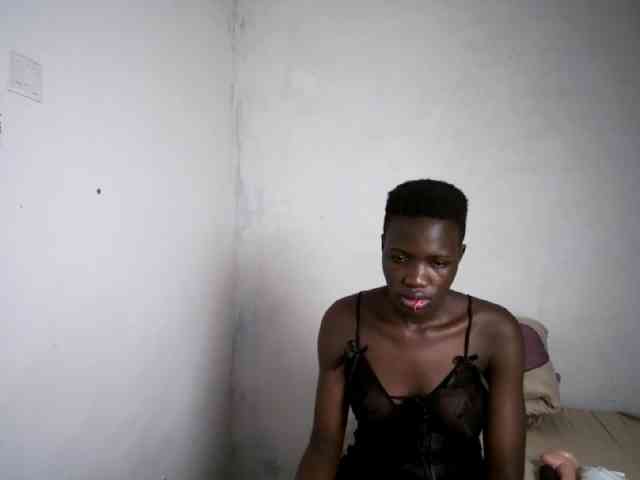 Prettieme12 webcam