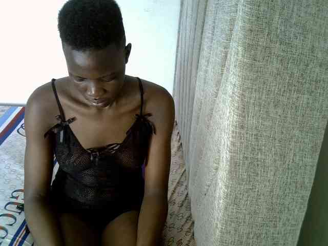 Prettieme12 webcam
