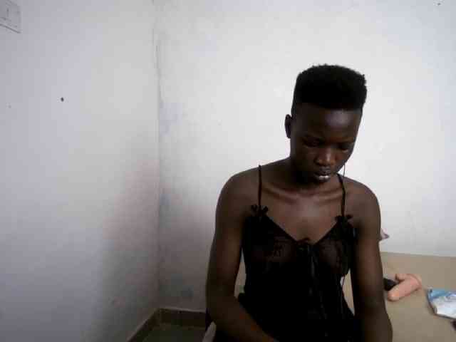 Prettieme12 webcam