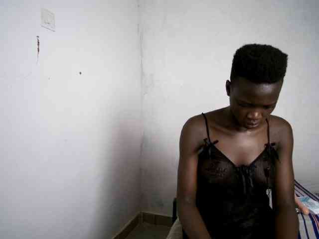 Prettieme12 webcam