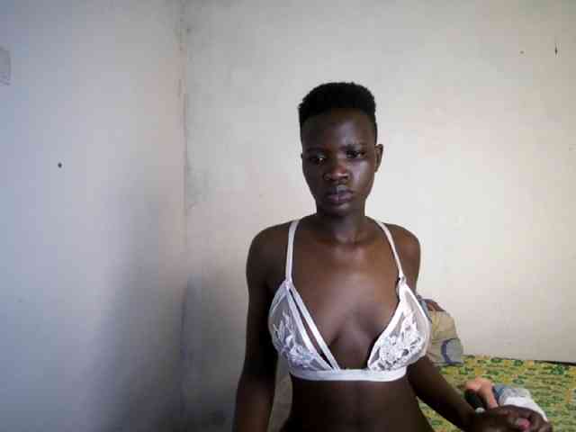 Prettieme12 webcam