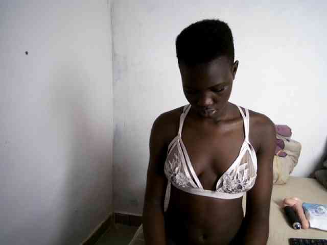 Prettieme12 webcam