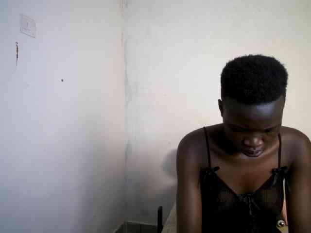Prettieme12 webcam
