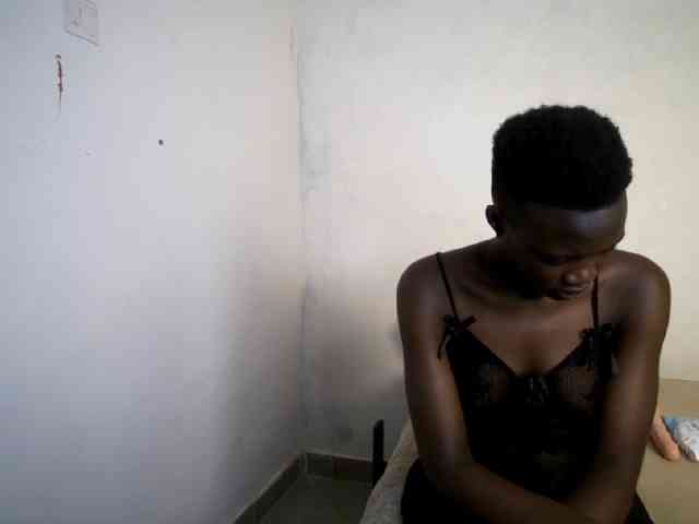 Prettieme12 webcam