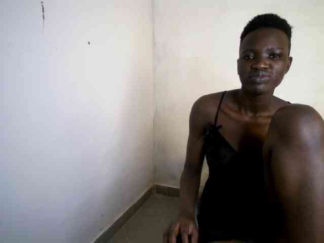 Prettieme12 webcam