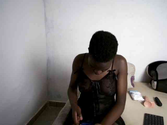 Prettieme12 webcam