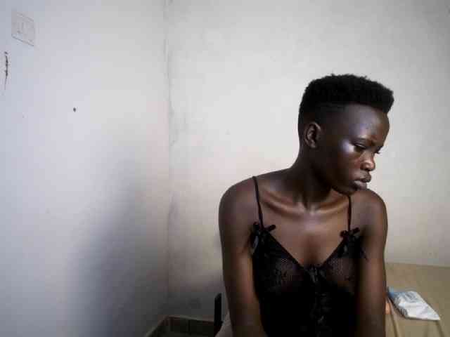 Prettieme12 webcam