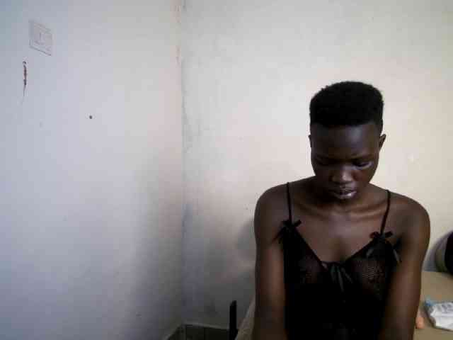 Prettieme12 webcam