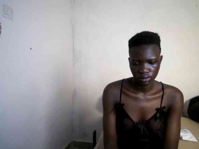 Prettieme12 webcam