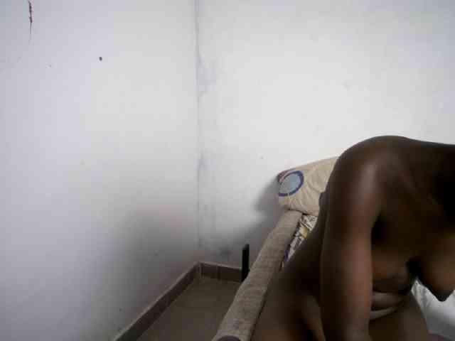 Prettieme12 webcam