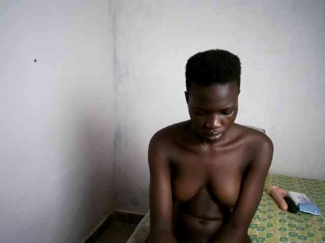 Prettieme12 webcam