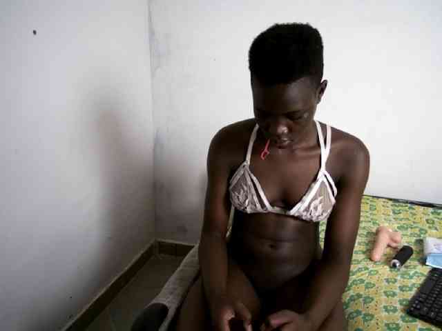 Prettieme12 webcam