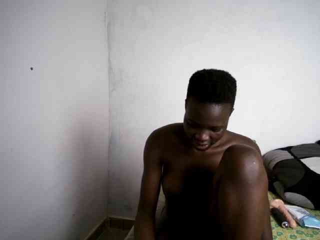 Prettieme12 webcam