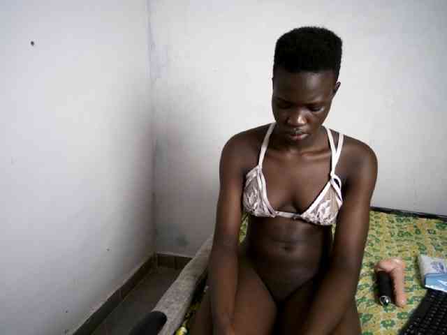 Prettieme12 webcam