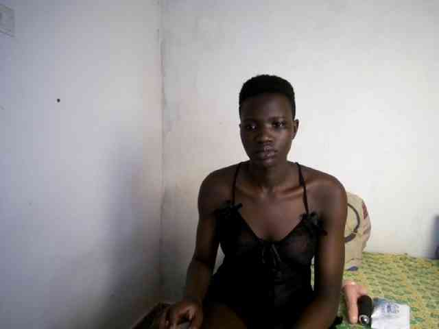 Prettieme12 webcam