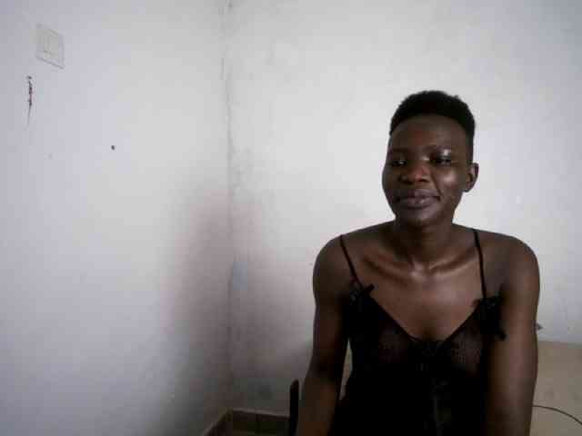 Prettieme12 webcam