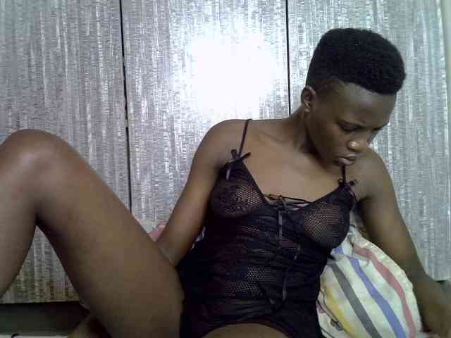 Prettieme12 webcam