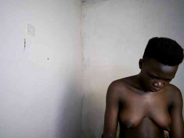 Prettieme12 webcam
