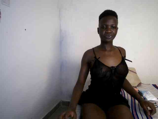 Prettieme12 webcam
