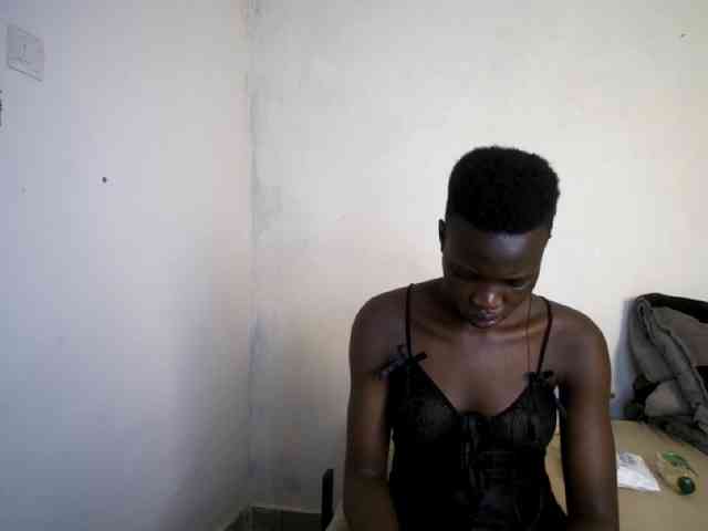 Prettieme12 webcam
