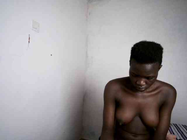 Prettieme12 webcam
