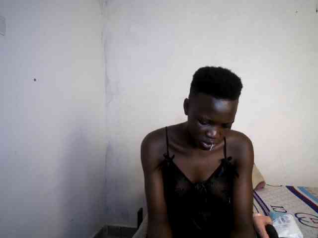 Prettieme12 webcam