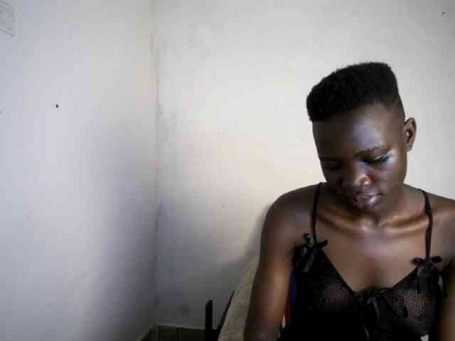 Prettieme12 webcam