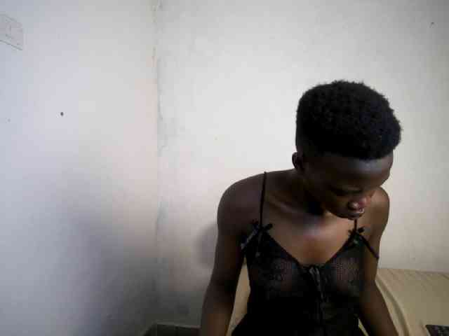 Prettieme12 webcam