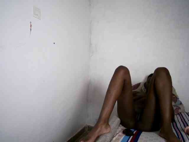 Prettieme12 webcam