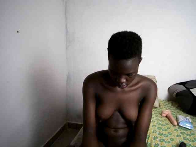 Prettieme12 webcam