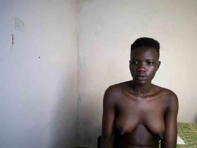 Prettieme12 webcam