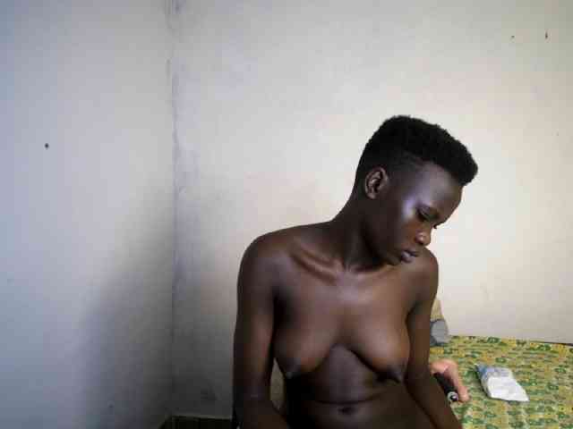Prettieme12 webcam