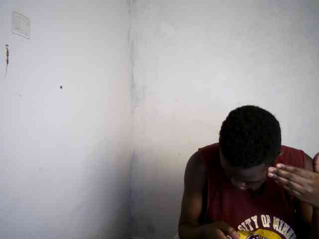Prettieme12 webcam