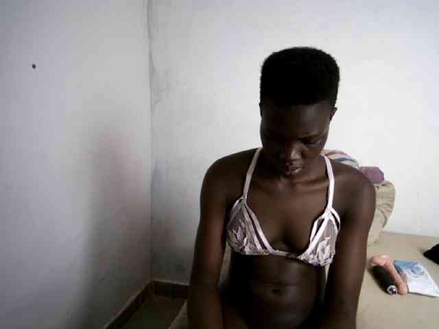 Prettieme12 webcam