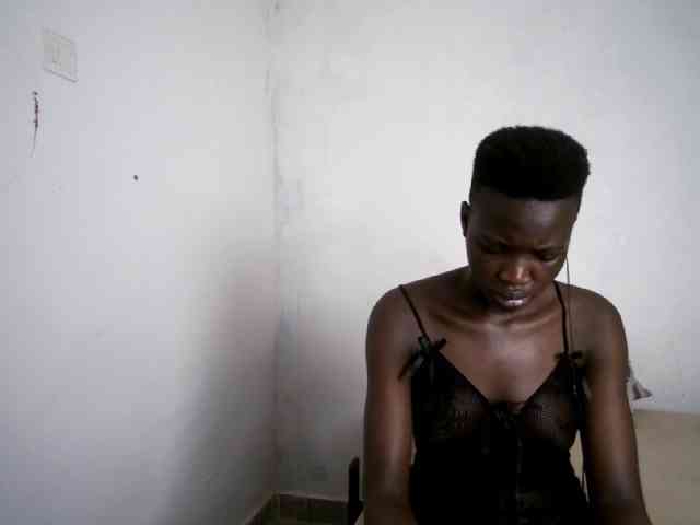Prettieme12 webcam