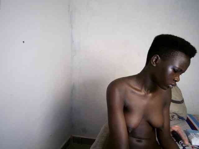 Prettieme12 webcam