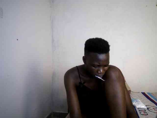 Prettieme12 webcam